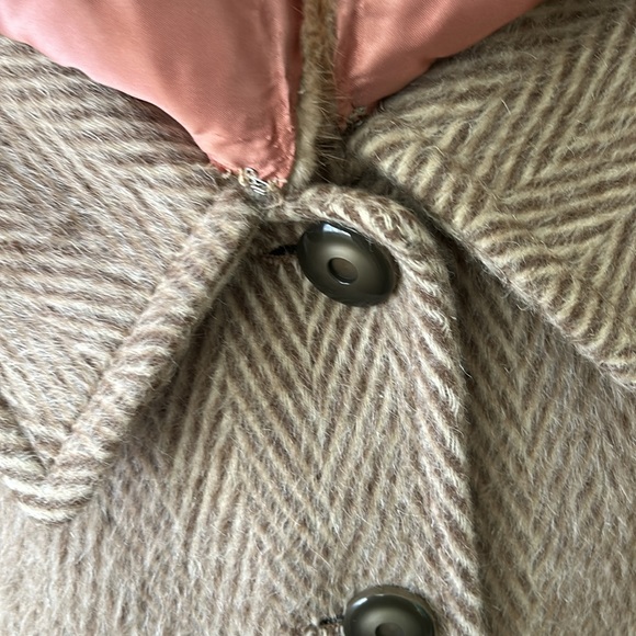 Vintage Winter Coat with fur collar - Picture 4 of 5